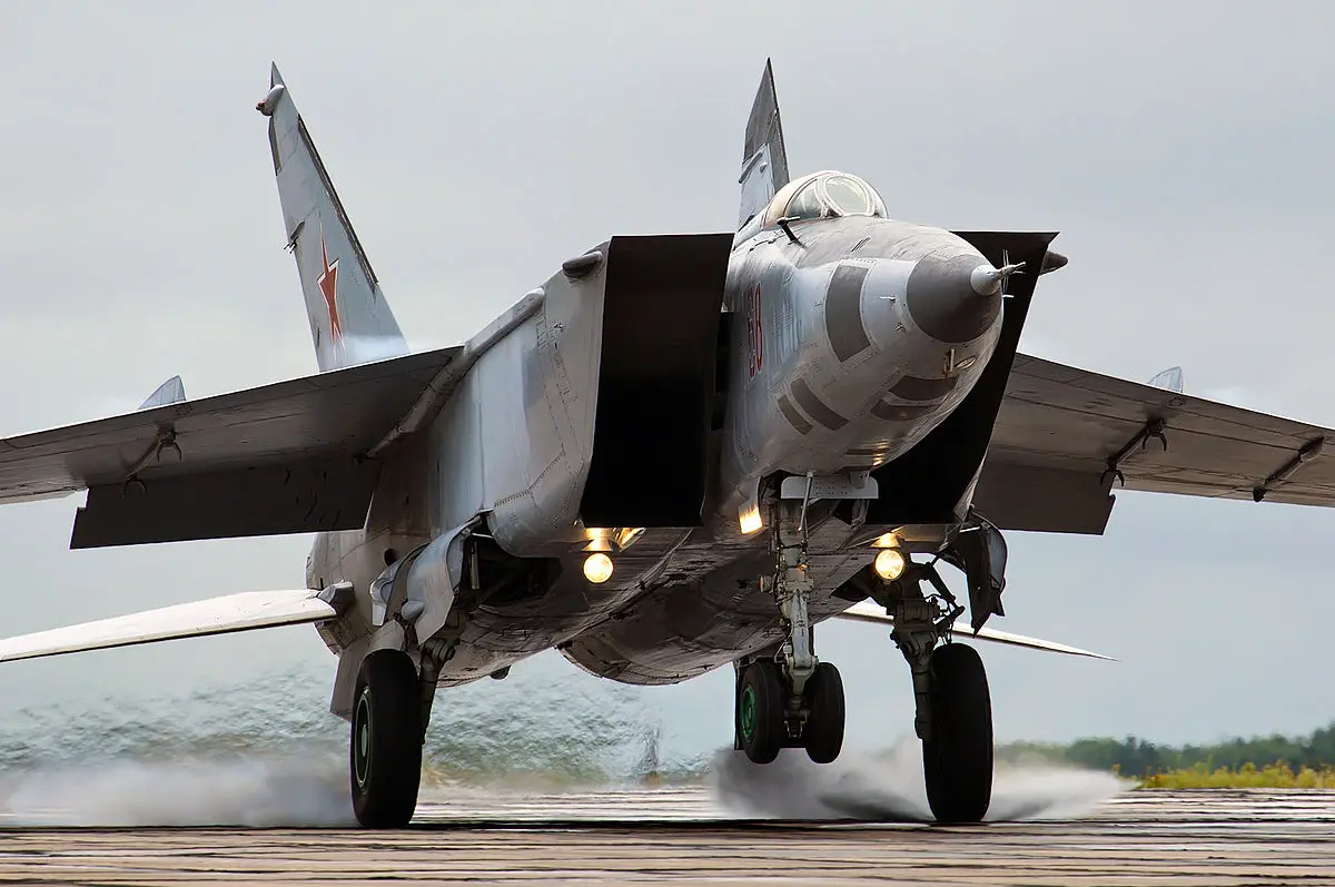 4. Mikoyan MiG-25 Foxbat