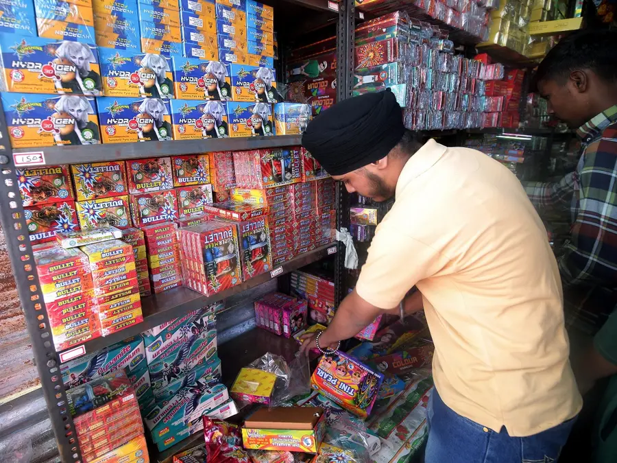 Supreme Court's Diwali bonanza: Sale and bursting of firecrackers permitted for 5 days in Delhi-NCR
