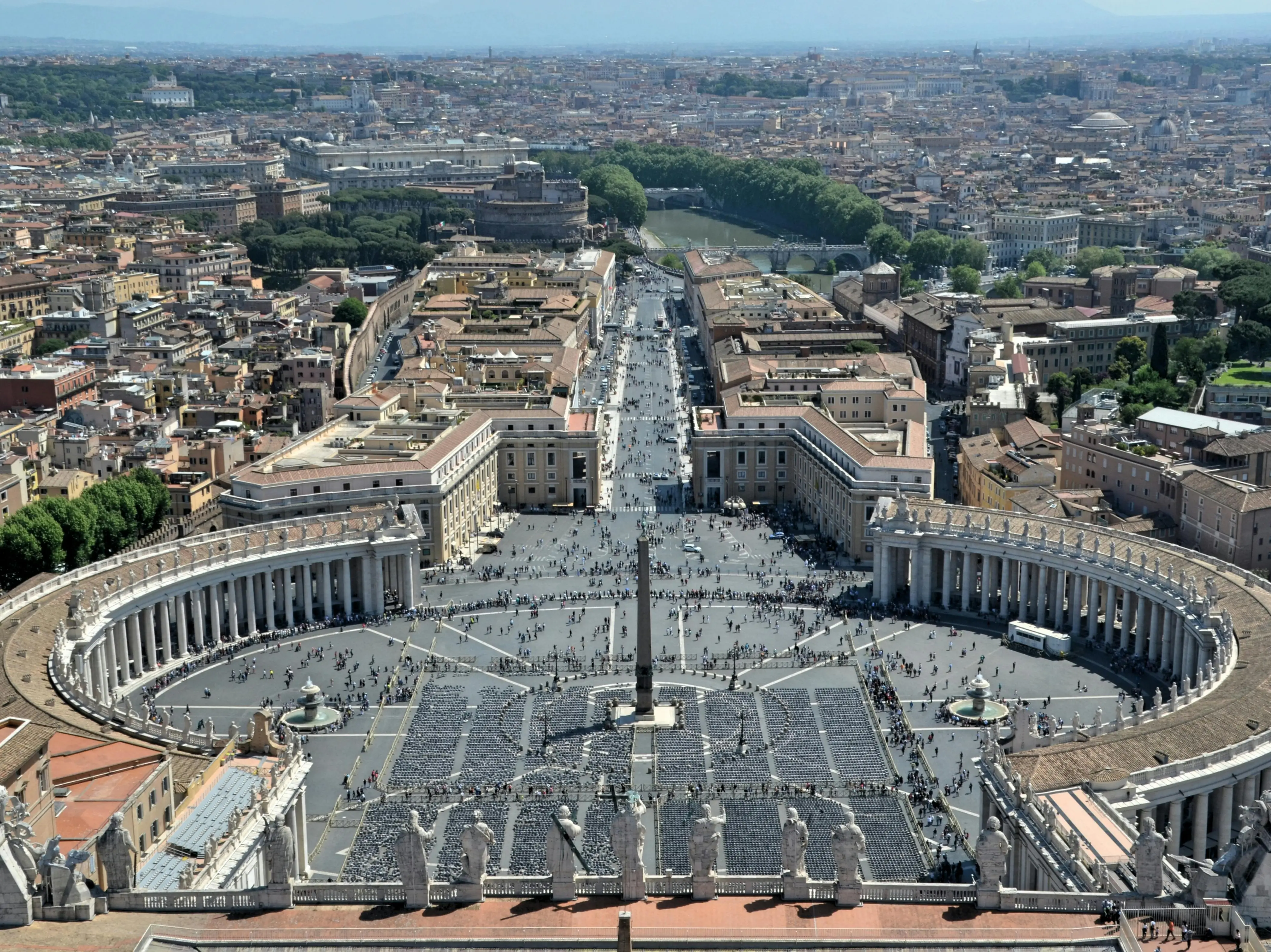 'Protected by faith': Richest country in world has no army to defend its enormous treasures 5 'Protected by faith': Richest country in world has no army to defend its enormous treasures
