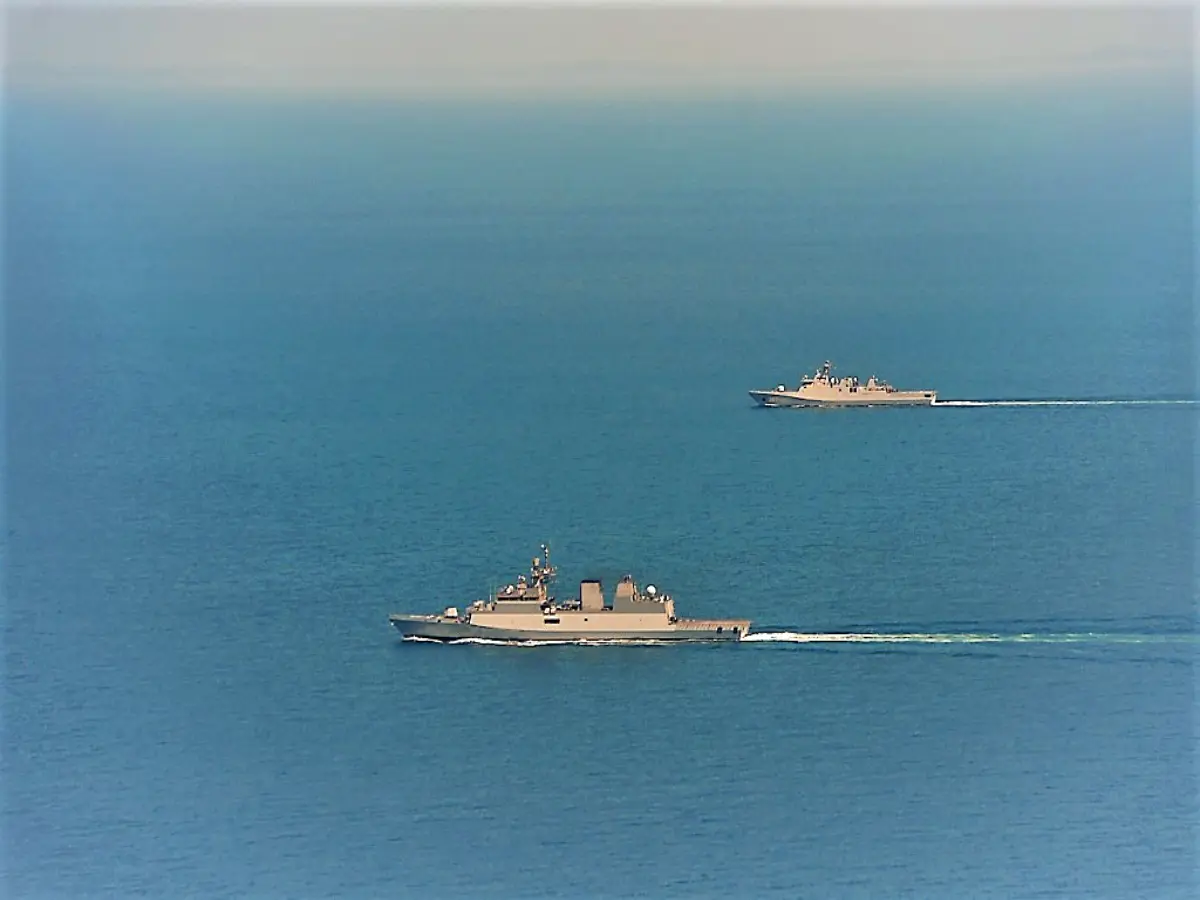 Chinese ship 'rams' Philippine government boat in disputed South China Sea