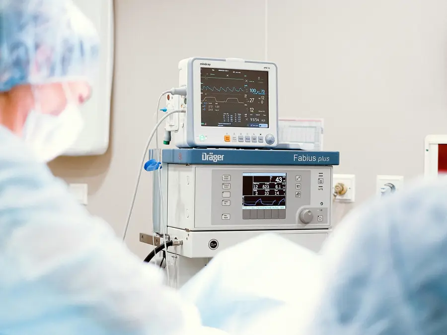 One surgical mistake triggers two cardiac arrests in woman who lost 95 kg and underwent tummy‑tuck procedure