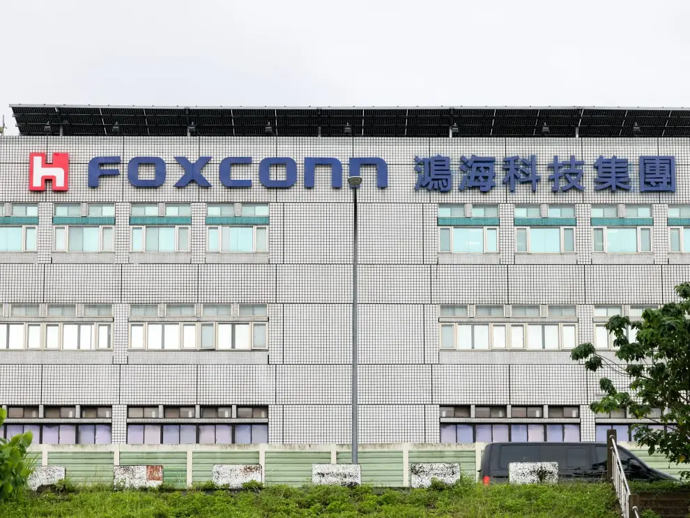 India: Foxconn inks MoU for $1.69bn investment in Tamil Nadu India: Foxconn inks MoU for $1.69bn investment in Tamil Nadu