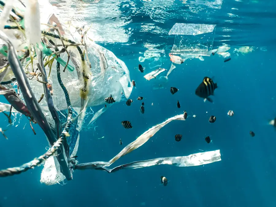 22-year-old finds a genius way to turn plastic into fuel, solving a major climate crisis