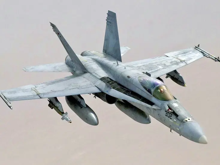 6 factors that limit fighter jet range in real missions
