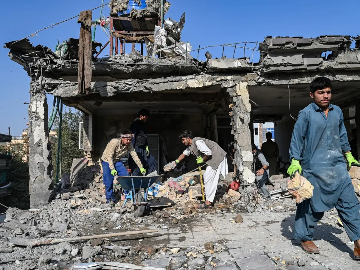 Pakistan strikes Afghanistan in ceasefire violation, Taliban vows to ...