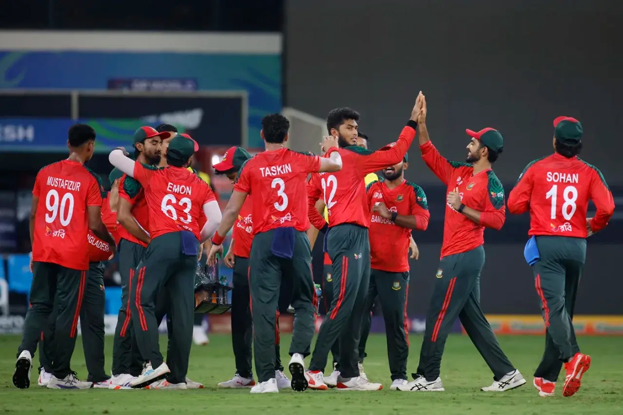 Bangladesh batter Naim urges 'love, not hatred' from fans but coach wants players off social media