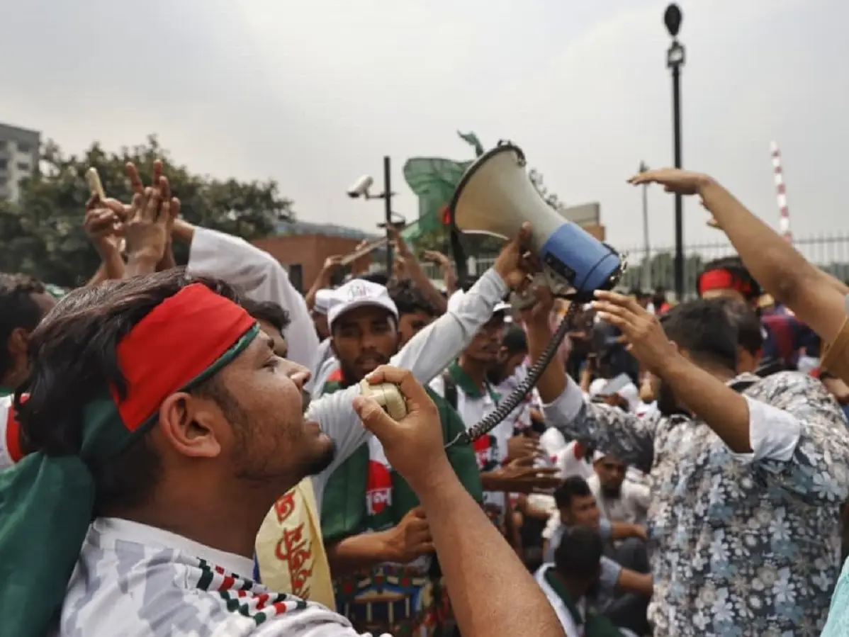 Clashes erupt in Bangladesh amid protests against signing of ‘July National Charter’ Clashes erupt in Bangladesh amid protests against signing of ‘July National Charter’