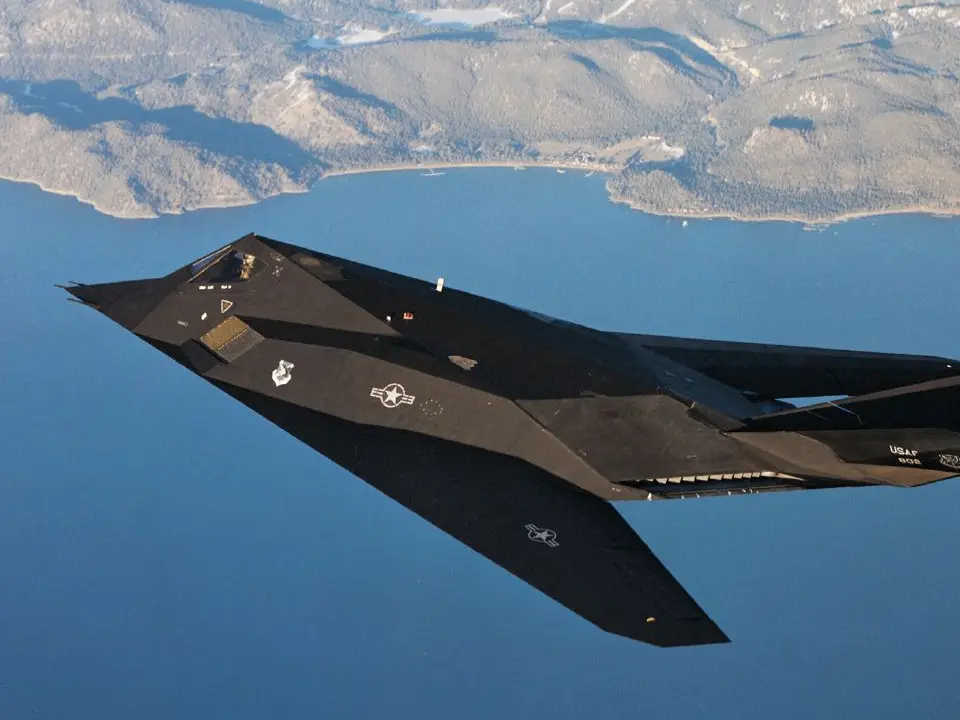 F-22 vs F-117 Nighthawk: How fighter jet stealth evolved since the 1990s