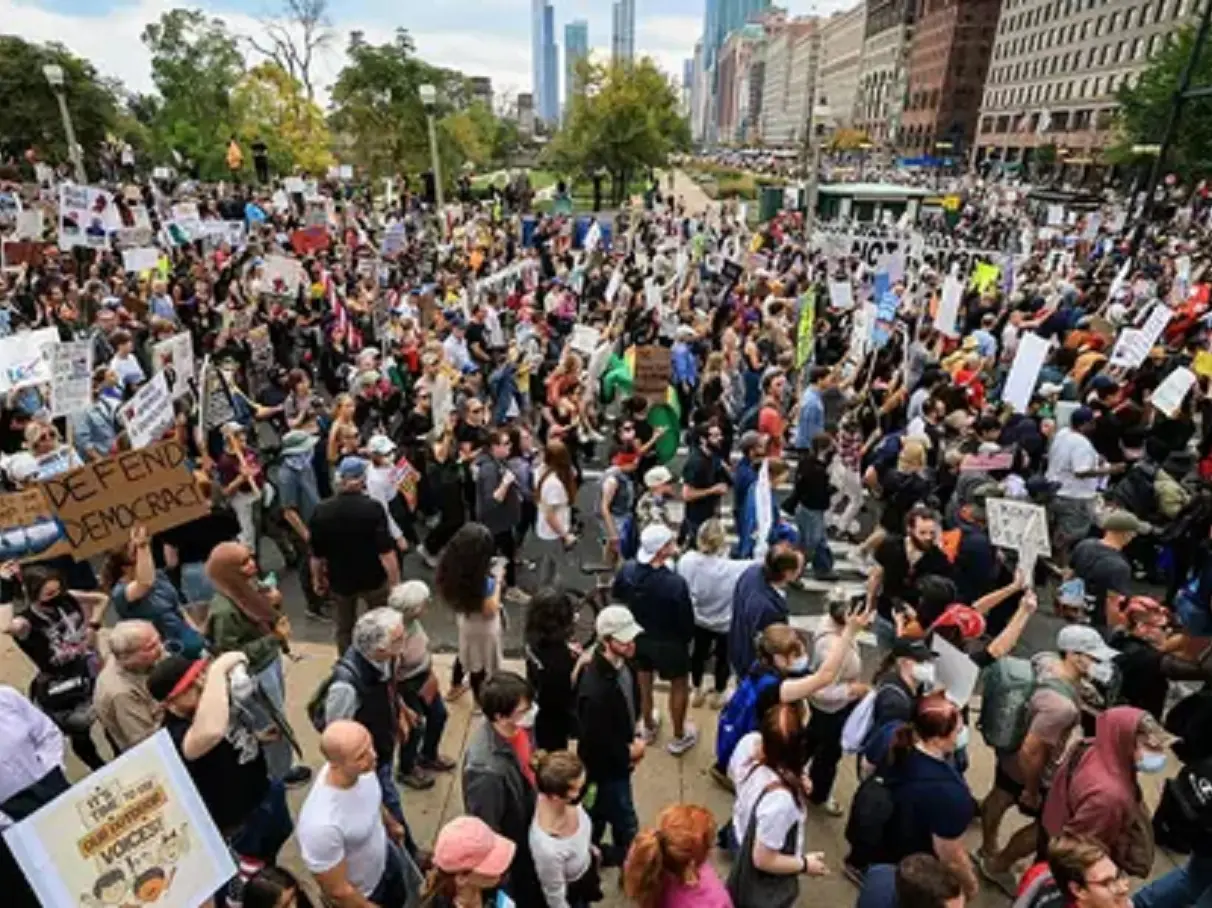 Anti-Trump rallies sweep across US and world as huge crowds turn up in No Kings protests Anti-Trump rallies sweep across US and world as huge crowds turn up in No Kings protests