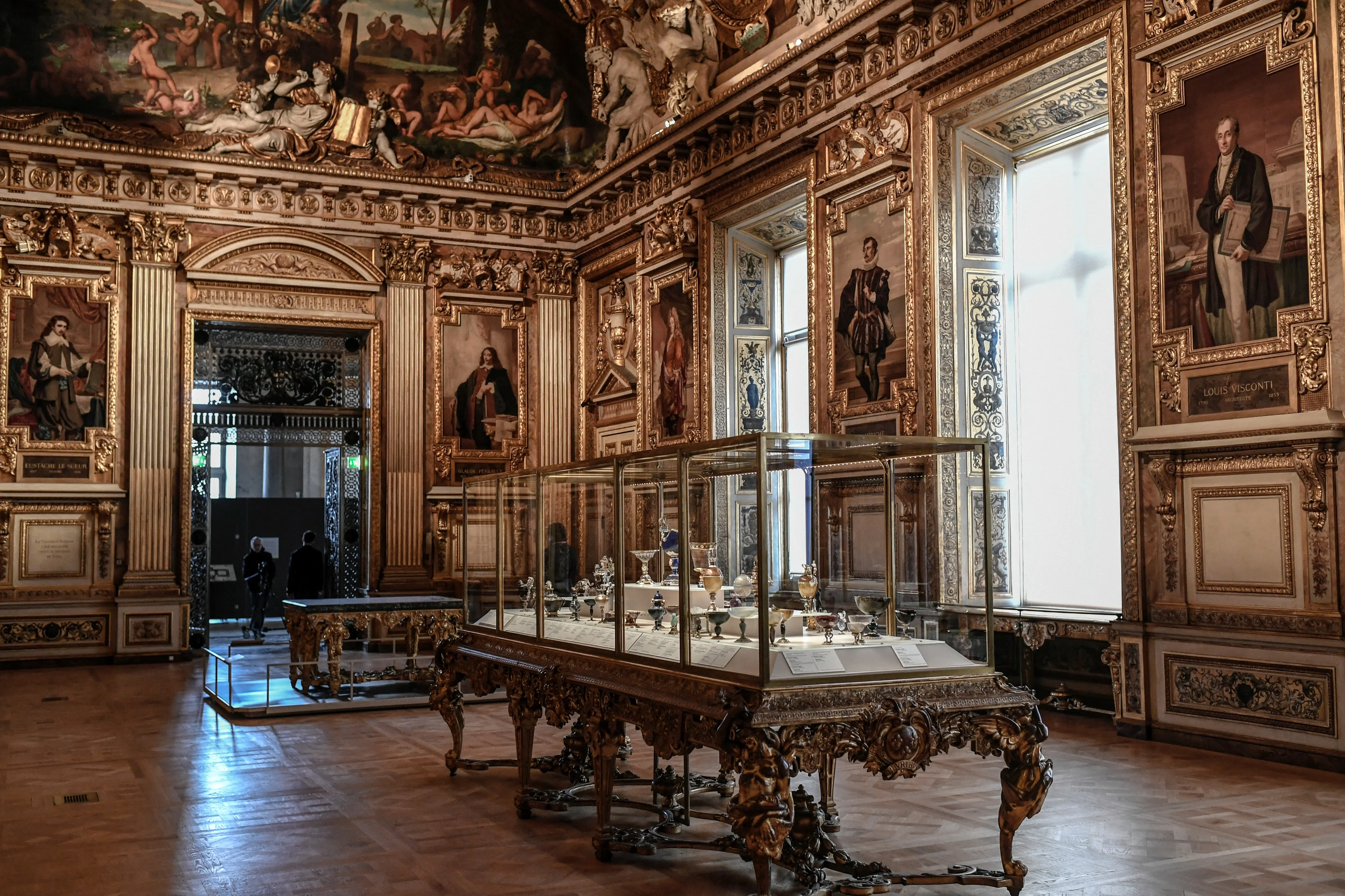 Galerie d'Apollon targeted