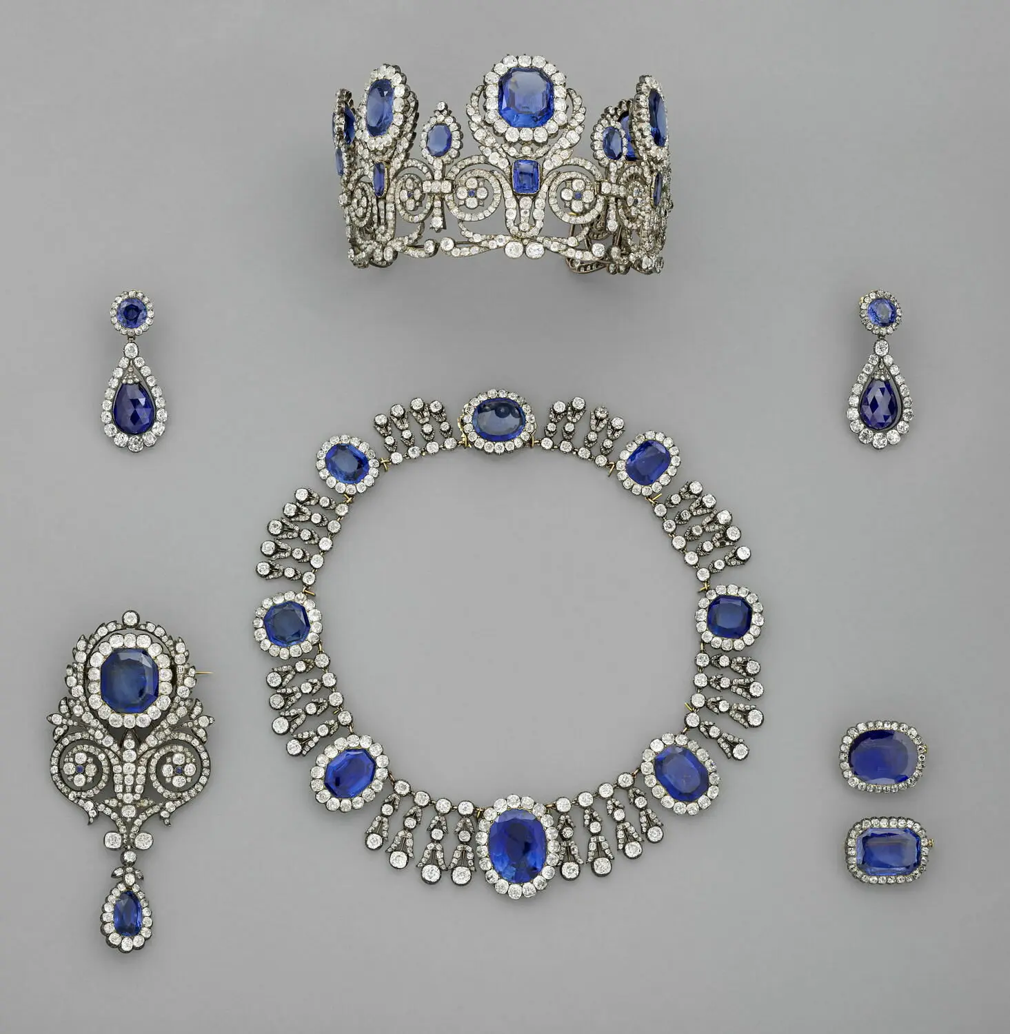 Necklace and earring of Queen Marie Amelie and Queen Hortense