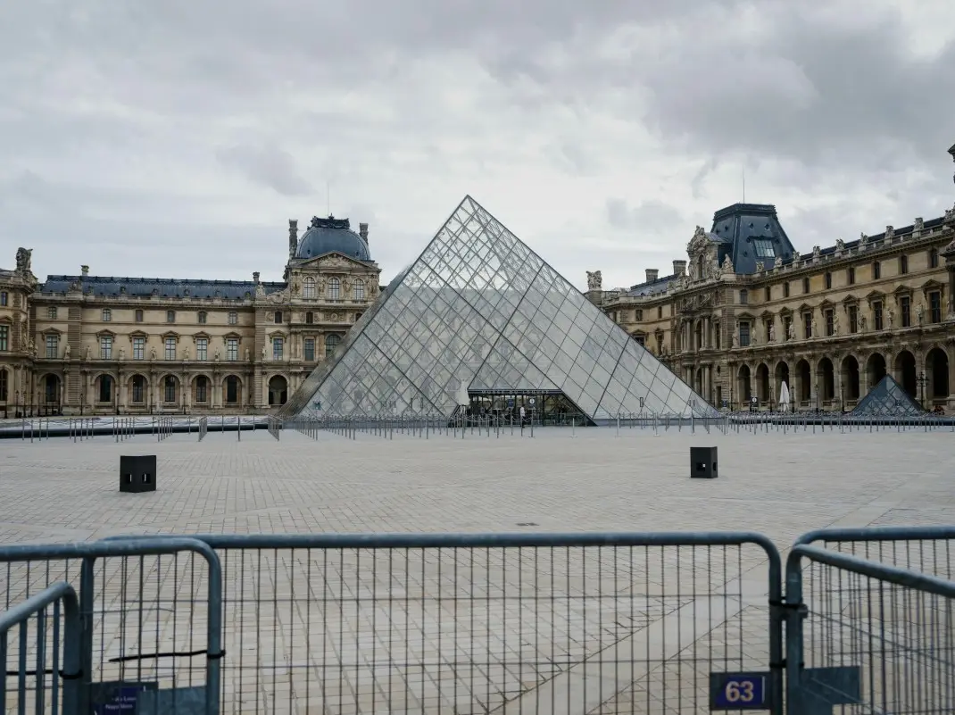 Did Louvre contact Israeli intel firm for help in investigation? Here’s what museum said Did Louvre contact Israeli intel firm for help in investigation? Here’s what museum said