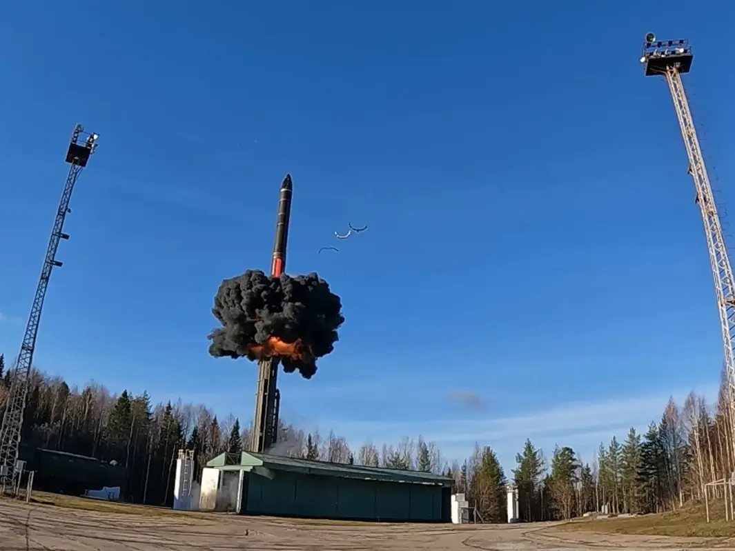Putin oversees Russia's strategic nuclear drill after delay in Putin-Trump summit Putin oversees Russia's strategic nuclear drill after delay in Putin-Trump summit