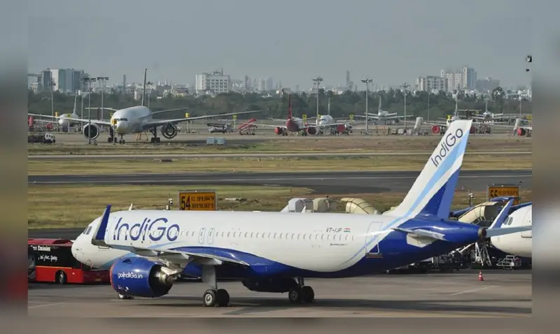 Kolkata-Srinagar IndiGo flight makes emergency landing in Varanasi after fuel leak Kolkata-Srinagar IndiGo flight makes emergency landing in Varanasi after fuel leak