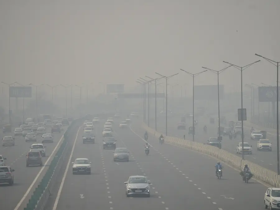 Delhi's air quality hits ‘very poor’ for third consecutive day as wind speed slows down