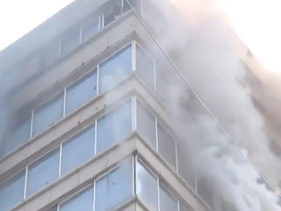 WATCH | Massive fire breaks out in Mumbai's Jogeshwari; several trapped