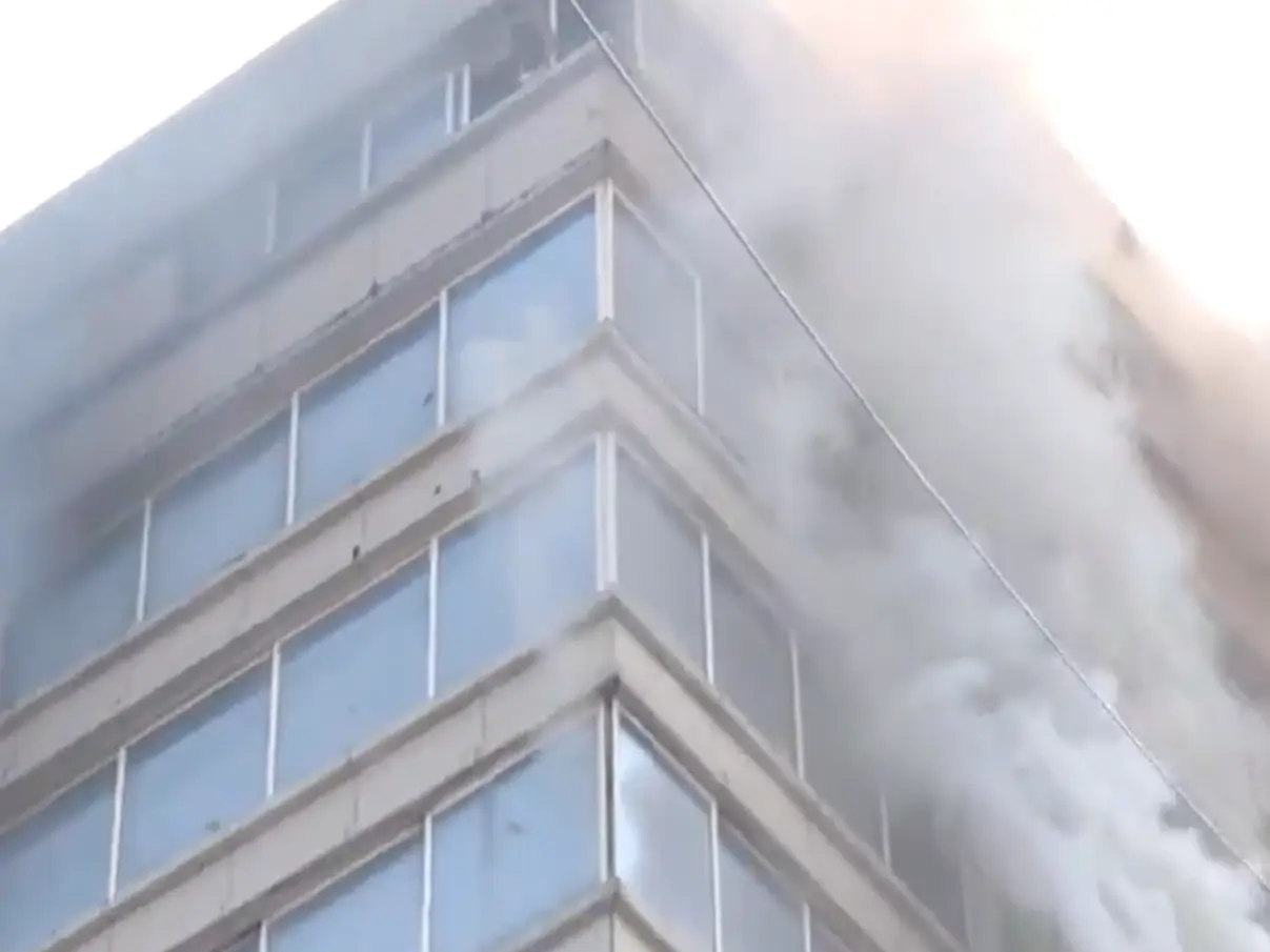 WATCH | Massive fire breaks out in Mumbai's Jogeshwari; several trapped WATCH | Massive fire breaks out in Mumbai's Jogeshwari; several trapped