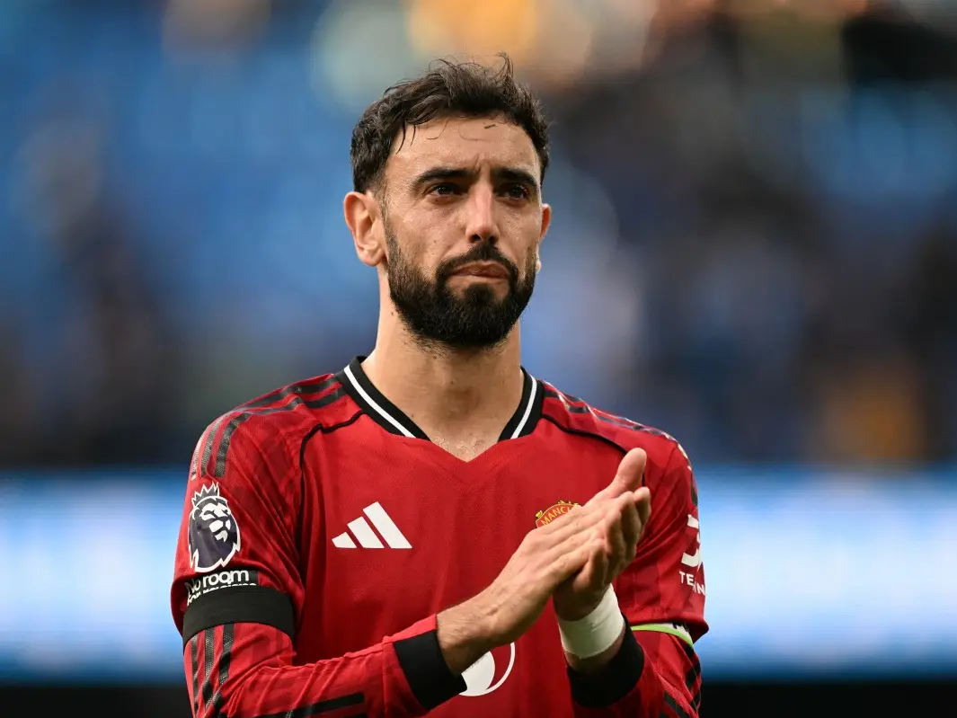 Manchester United's Bruno Fernandes reveals turning down Saudi offer to stay at Old Trafford Manchester United's Bruno Fernandes reveals turning down Saudi offer to stay at Old Trafford