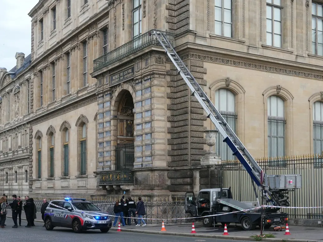 ‘Quiet as a whisper’: German firm flaunts freight lift used in Louvre heist ‘Quiet as a whisper’: German firm flaunts freight lift used in Louvre heist