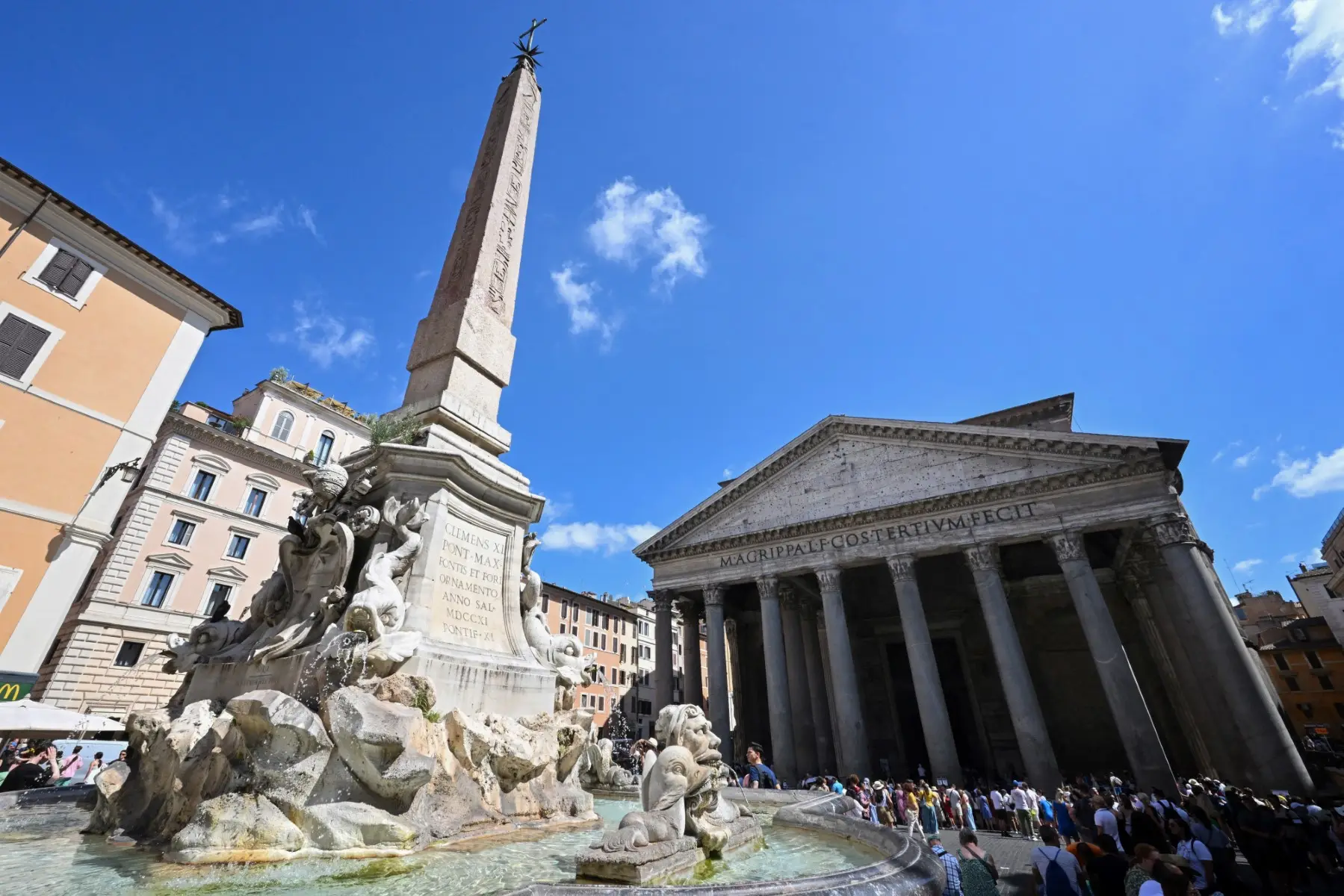 69-year-old Japanese tourist dies after falling from the historic Roman Pantheon