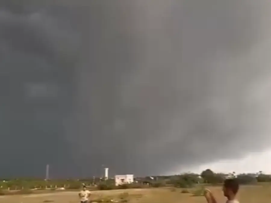 IMD sounds 'red alert' as cyclone ‘Montha’ nears East Coast; Andhra and Odisha brace for impact