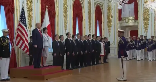 ‘Dumba**’: Video shows Japan’s PM guiding Donald Trump around room, WH seems not happy about it