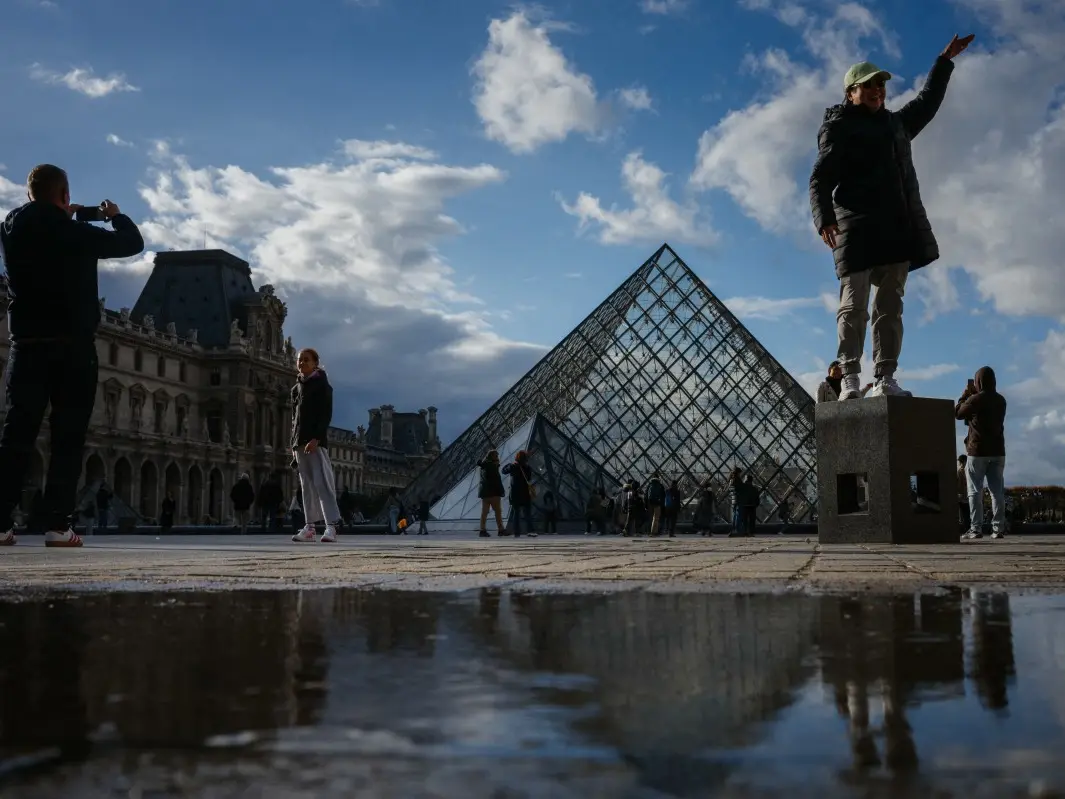 Louvre museum heist: Five more arrested, including key suspect; stolen jewellery still missing Louvre museum heist: Five more arrested, including key suspect; stolen jewellery still missing