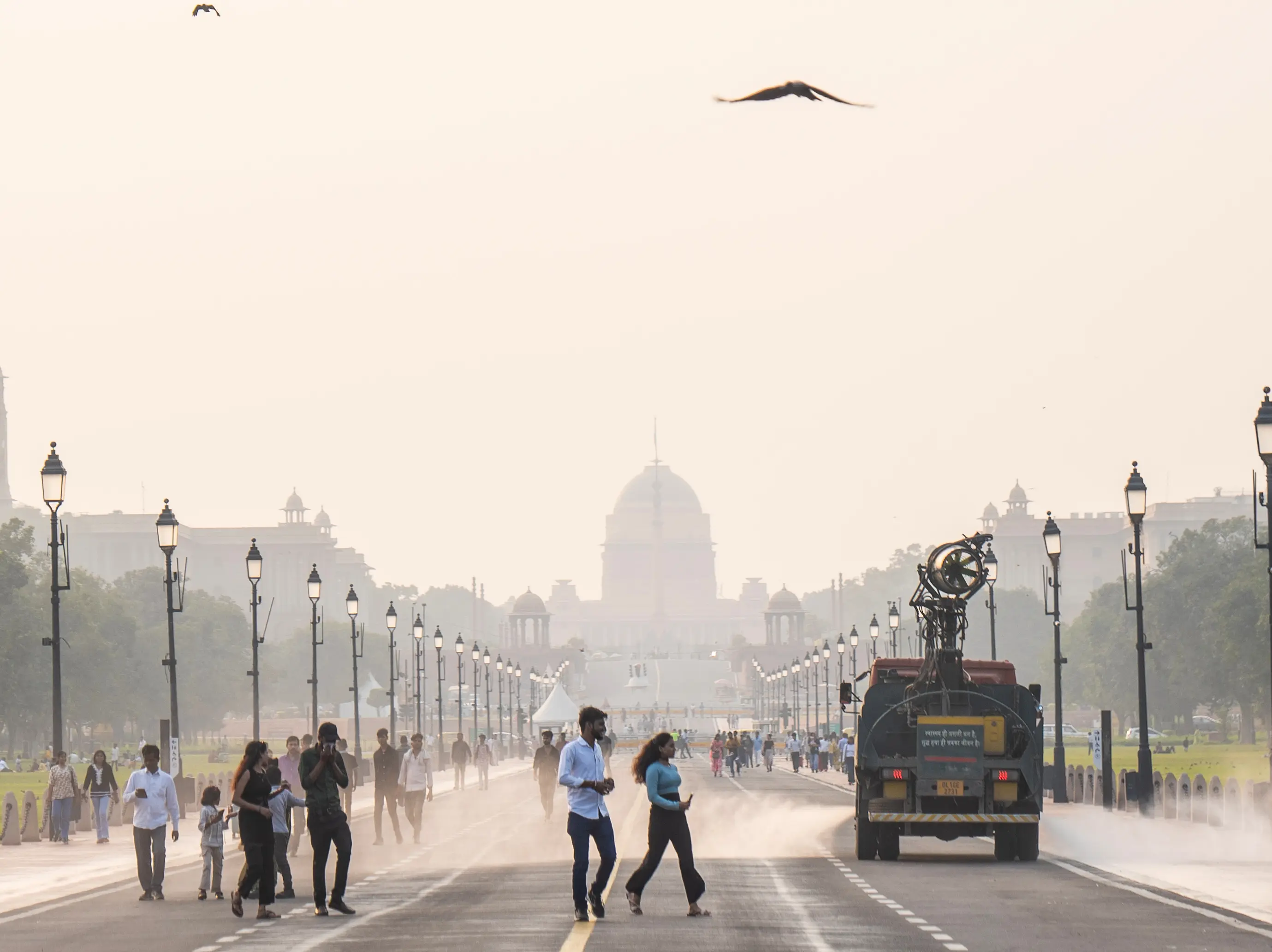 Delhi’s air quality remains ‘very poor’ for 3rd straight day, may hit ‘severe’ level on Tuesday Delhi’s air quality remains ‘very poor’ for 3rd straight day, may hit ‘severe’ level on Tuesday