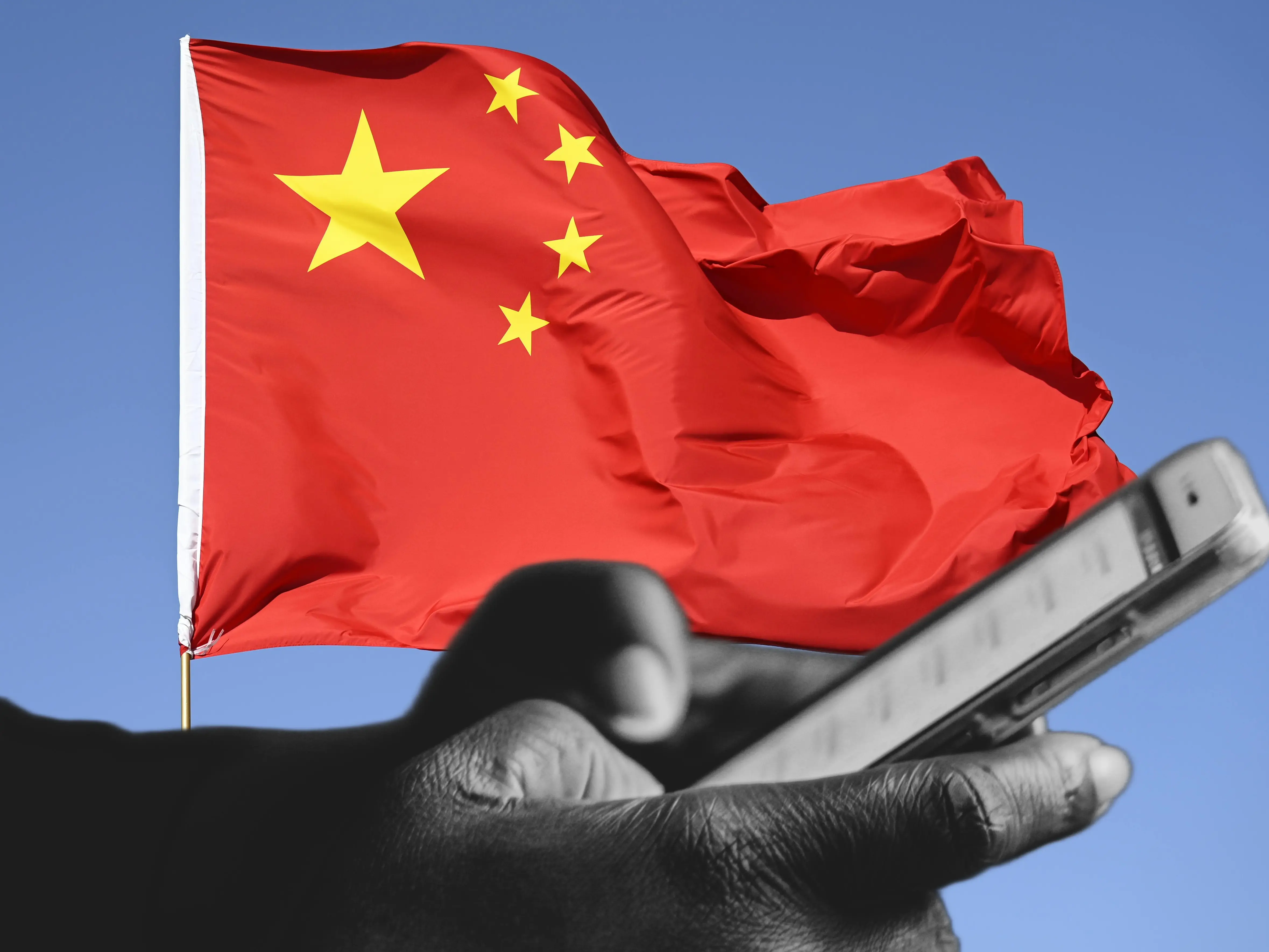 'Check for any backdoor', Xi's light-hearted warning on phones he gifted to S Korea president. Yes, someone can crack your phone for spying 'Check for any backdoor', Xi's light-hearted warning on phones he gifted to S Korea president. Yes, someone can crack your phone for spying