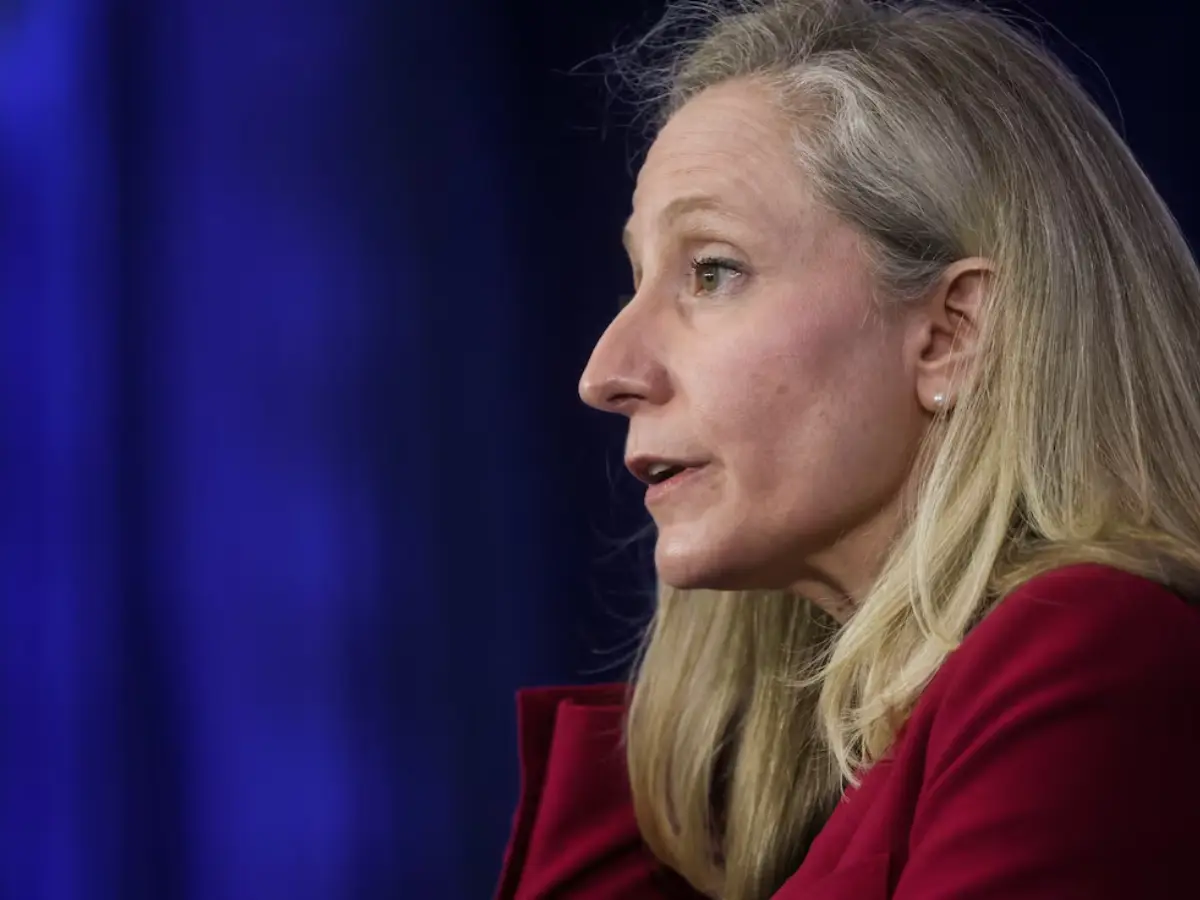 Abigail Spanberger gewinnt die Gouverneurswahl in Virginia und wird erste ...