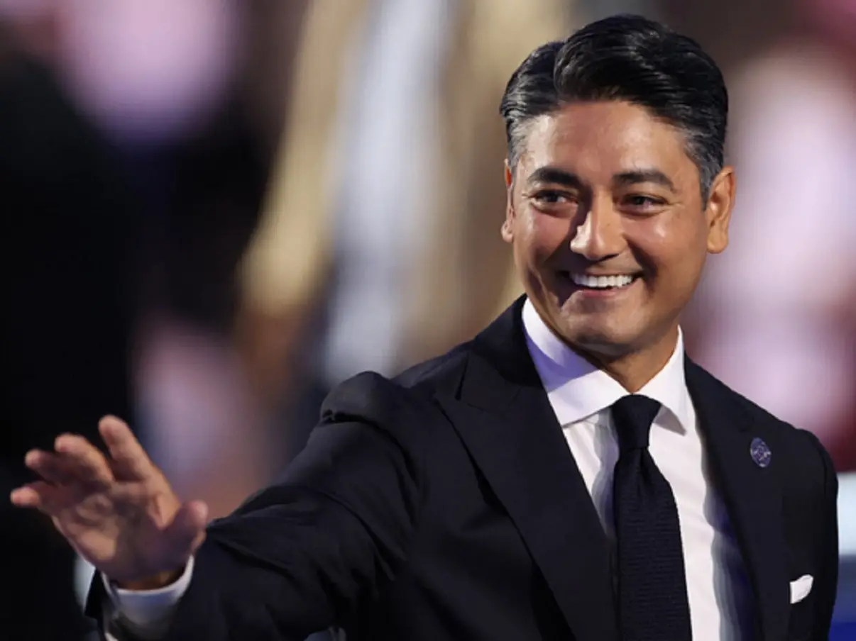 Indian-origin Cincinnati Mayor Aftab Pureval wins second term, vanquishes JD Vance’s half-brother Indian-origin Cincinnati Mayor Aftab Pureval wins second term, vanquishes JD Vance’s half-brother