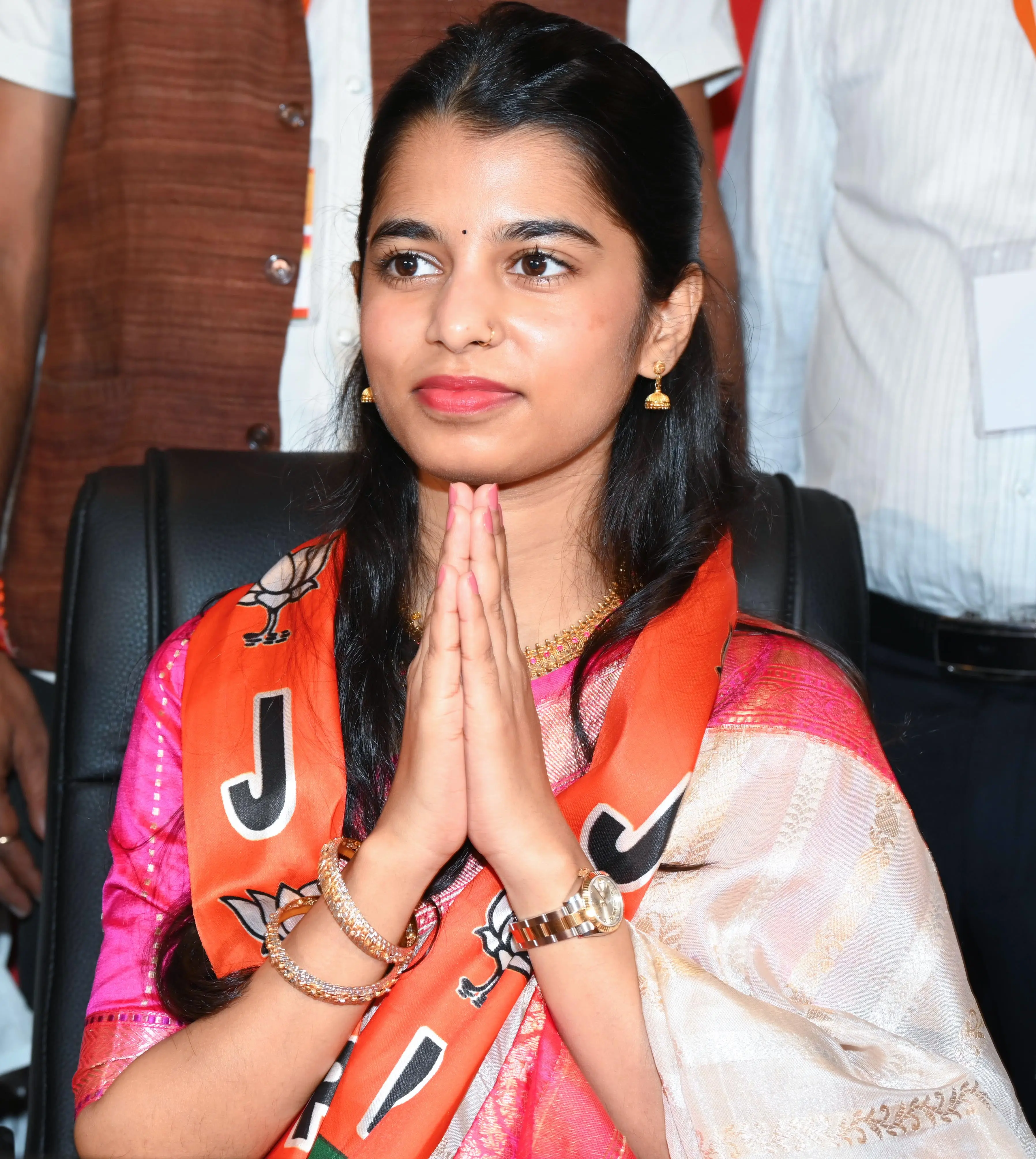 Bihar Election 2025: Veteran vs debutant in Alinagar — singer Maithili Thakur  to test RJD’s decades-old stronghold. Who will come on top?