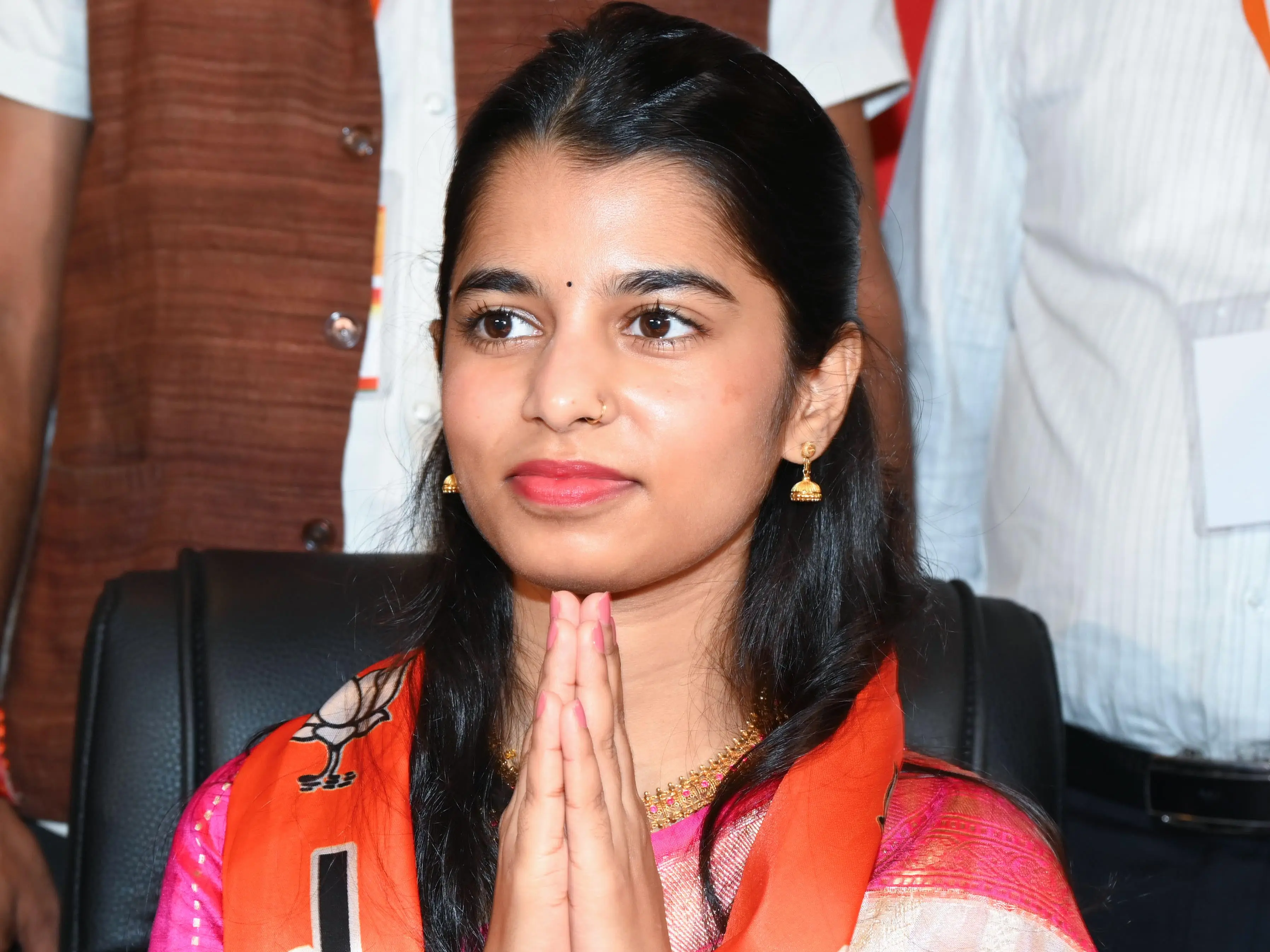 Bihar Election 2025: Veteran vs debutant in Alinagar — singer Maithili Thakur to test RJD’s decades-old stronghold. Who will come on top? Bihar Election 2025: Veteran vs debutant in Alinagar — singer Maithili Thakur to test RJD’s decades-old stronghold. Who will come on top?