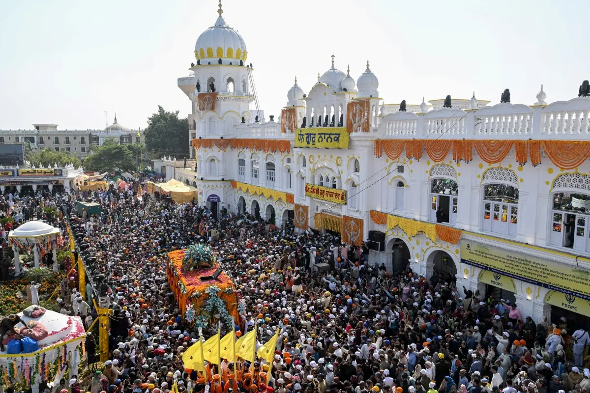 'Gurudwaras only for Sikhs'? Indian Hindu pilgrims denied entry to Nankana Sahib in Pakistan
