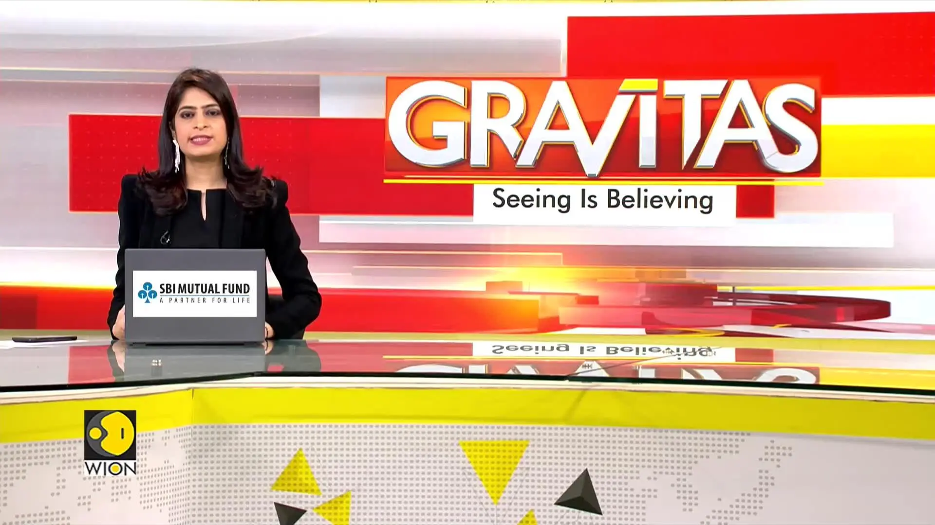 Miss Universe Host Publicly Berates Ms. Mexico | Fatima Bosch Scolded | GRAVITAS