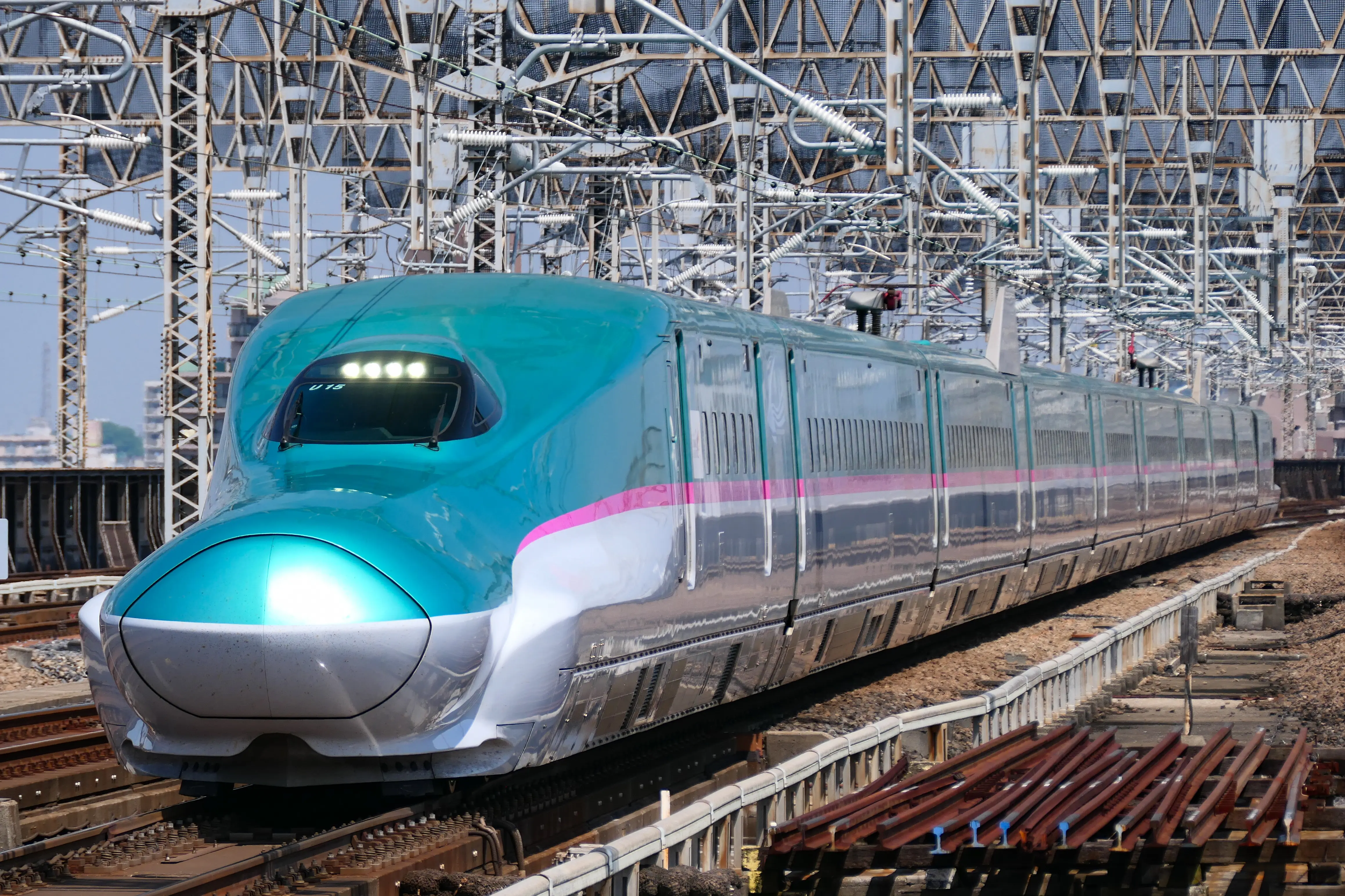 Shinkansen E5 & H5, Japan - Speed: 320 km/h