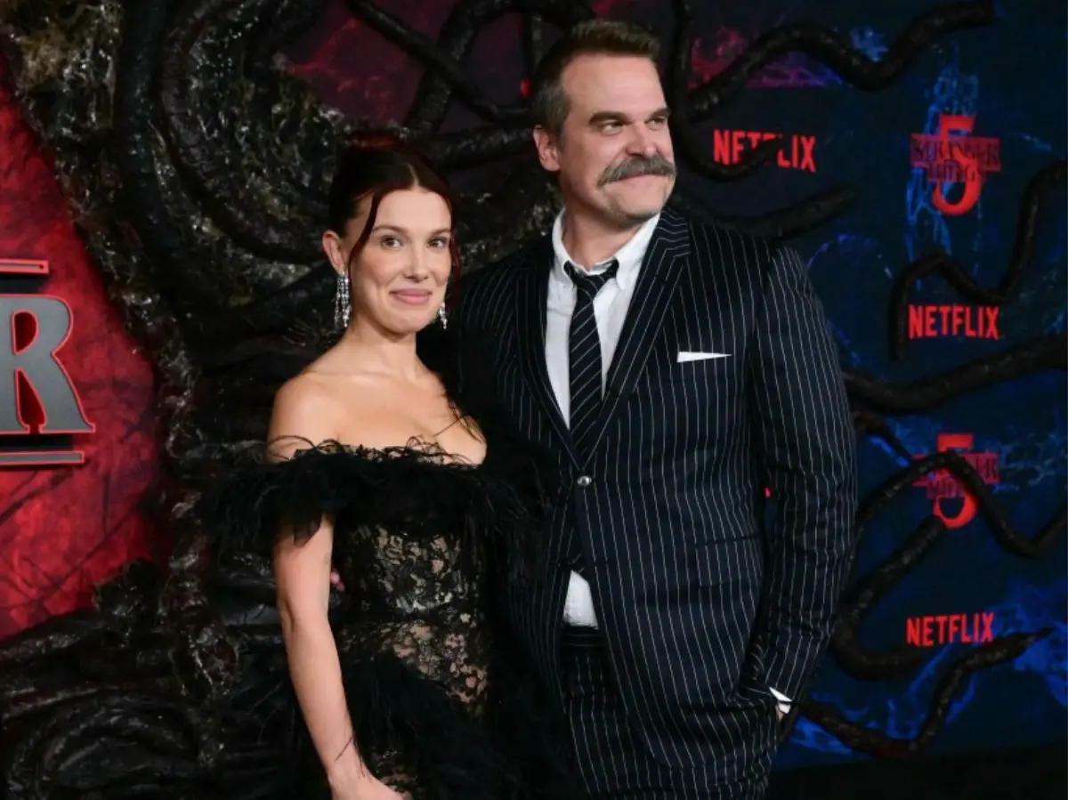 Millie Bobby Brown and David Harbour reunite amid bullying claims, fans rejoice Millie Bobby Brown and David Harbour reunite amid bullying claims, fans rejoice