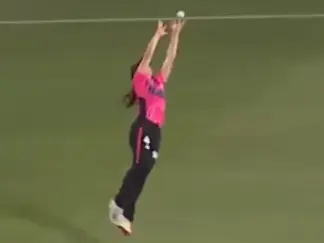 WATCH: 16-year-old Caoimhe Bray takes a screamer in WBBL for Sydney Sixers Women against Perth Scorchers Women WATCH: 16-year-old Caoimhe Bray takes a screamer in WBBL for Sydney Sixers Women against Perth Scorchers Women