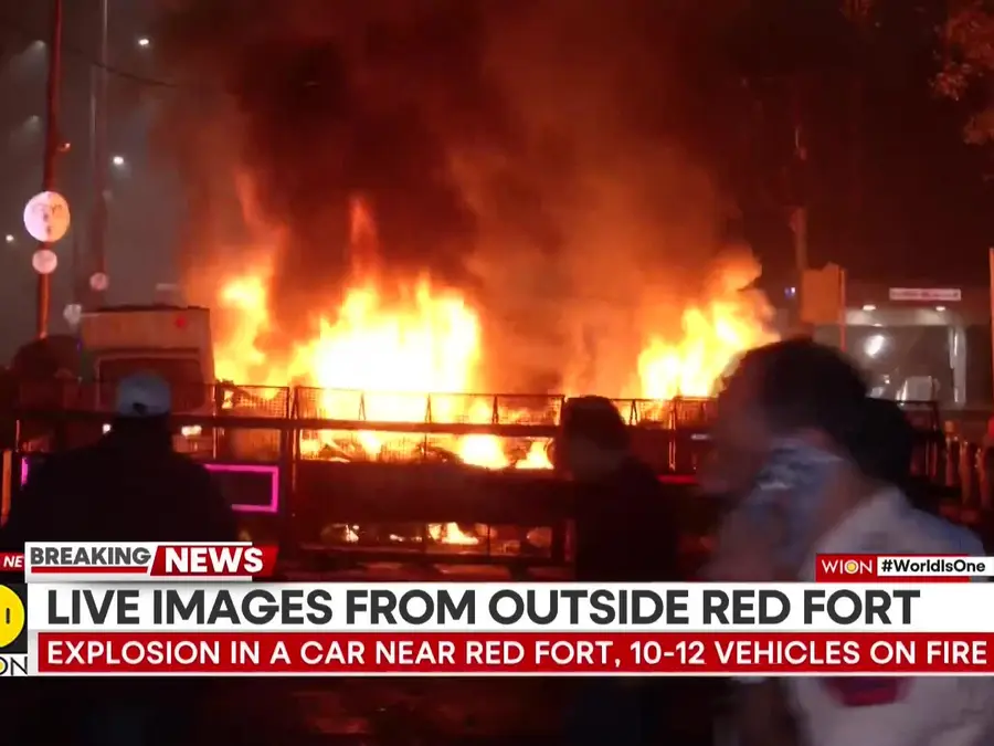 Breaking: Delhi Blast | Explosions Outside Red Fort Metro Station