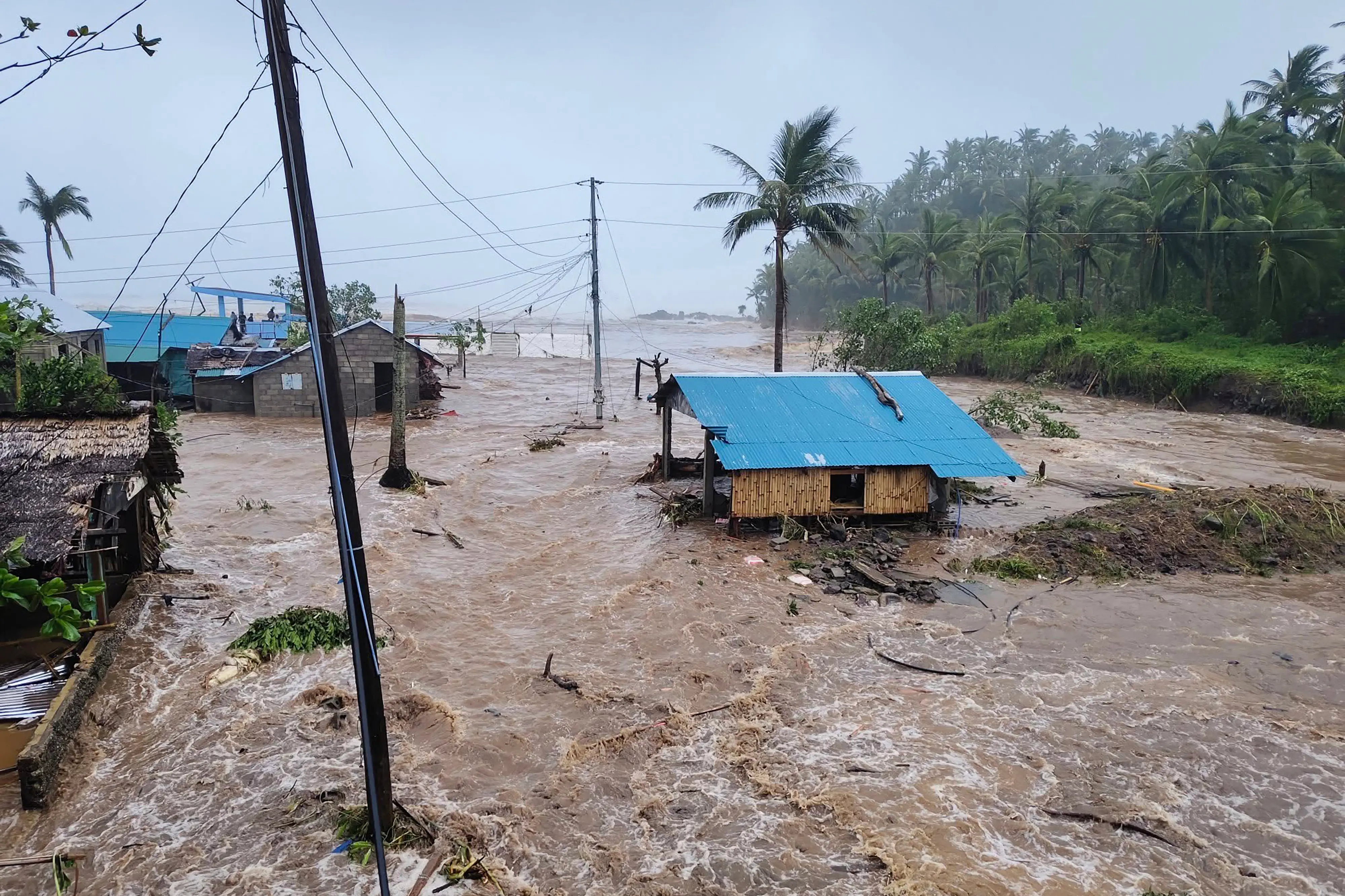 Storm heads to Taiwan