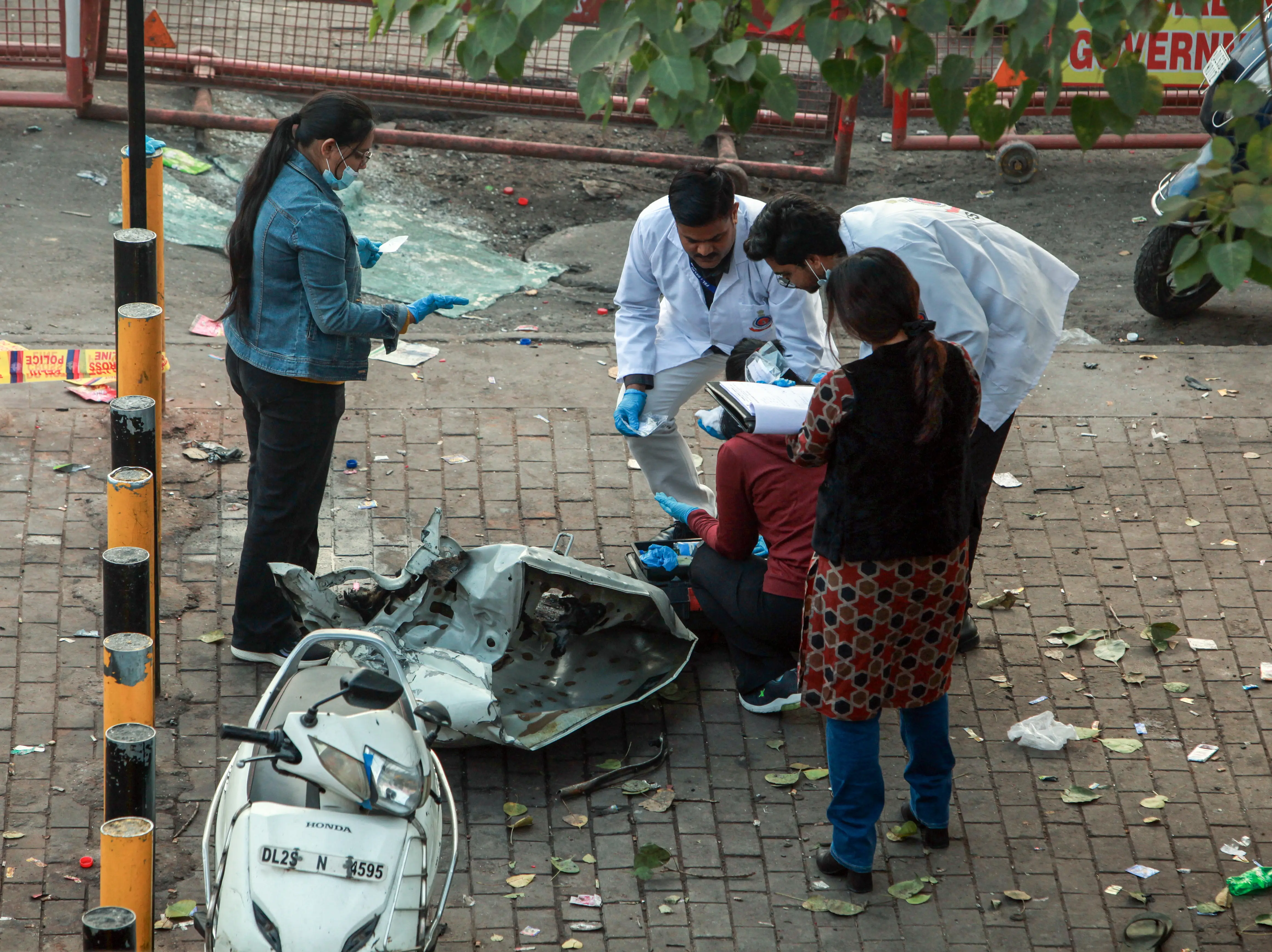 Ammonium nitrate, fuel oil, and detonators found at Delhi Red Fort blast site? What we know Ammonium nitrate, fuel oil, and detonators found at Delhi Red Fort blast site? What we know