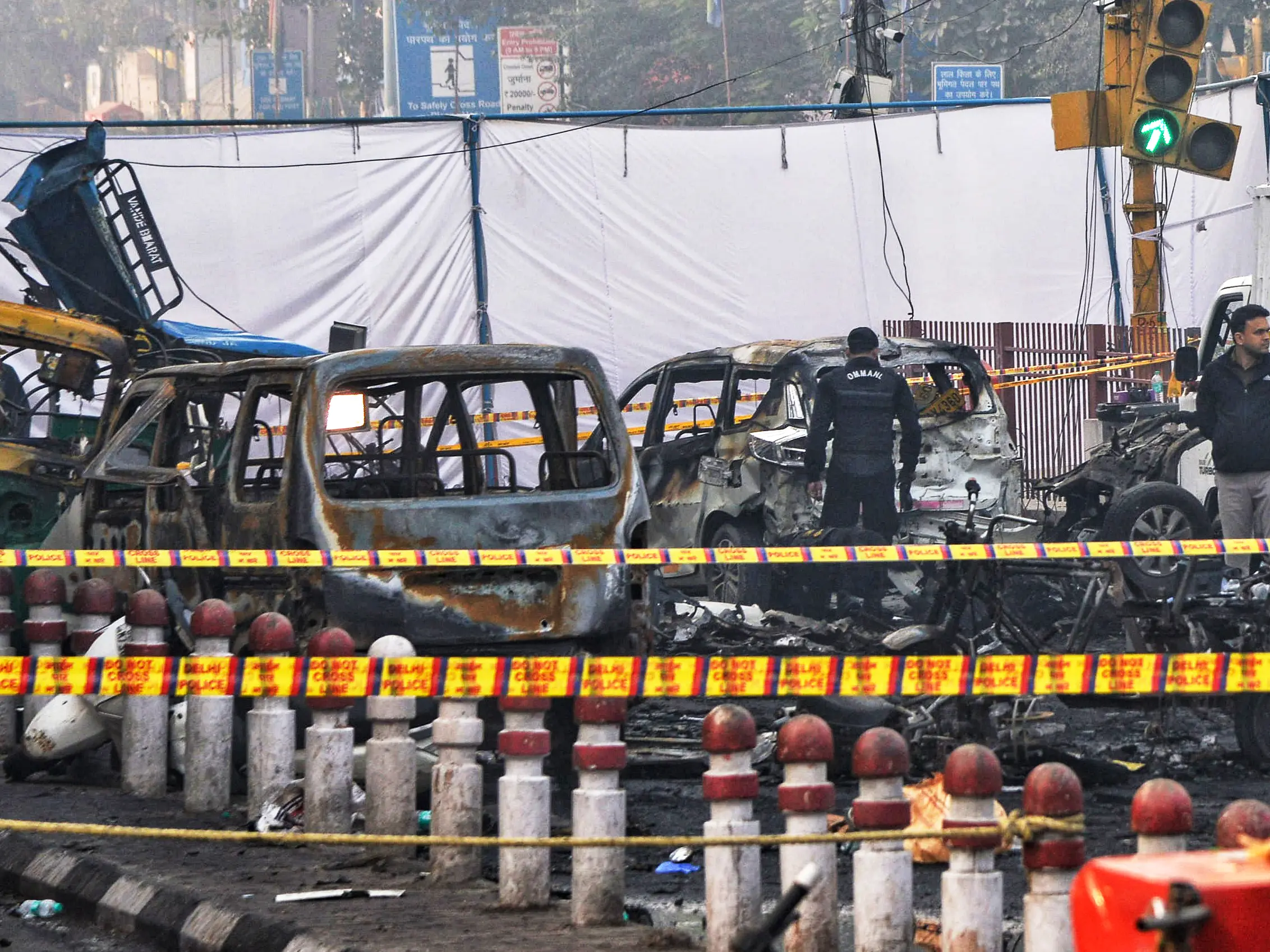 Delhi Red Fort Blast: CCTV footage shows Hyundai i20 in Faridabad days before blast Delhi Red Fort Blast: CCTV footage shows Hyundai i20 in Faridabad days before blast