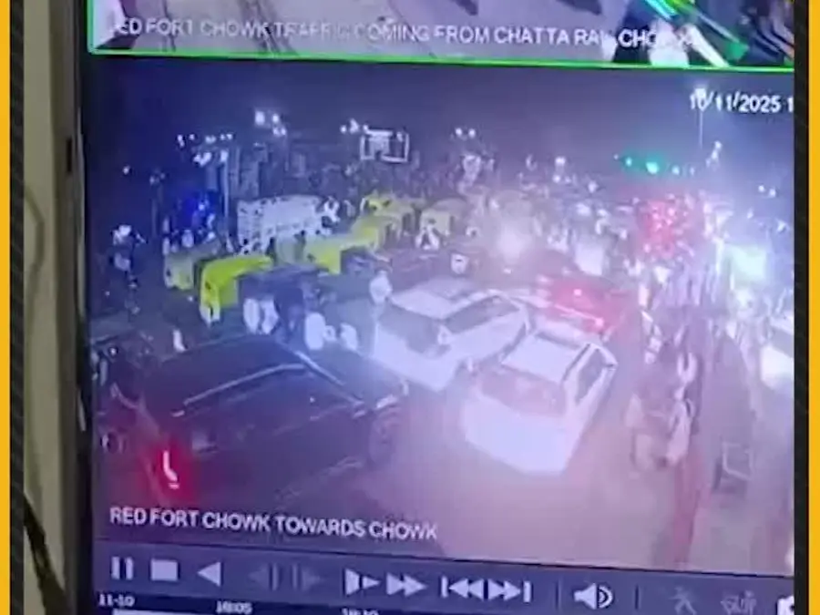 Delhi Blast: CCTV footages shows Hyundai i20 explosion near Red Fort
