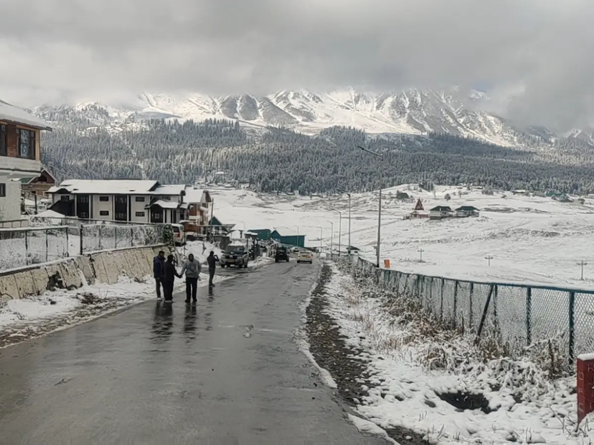 Kashmir Valley Experiences Coldest Night of Season