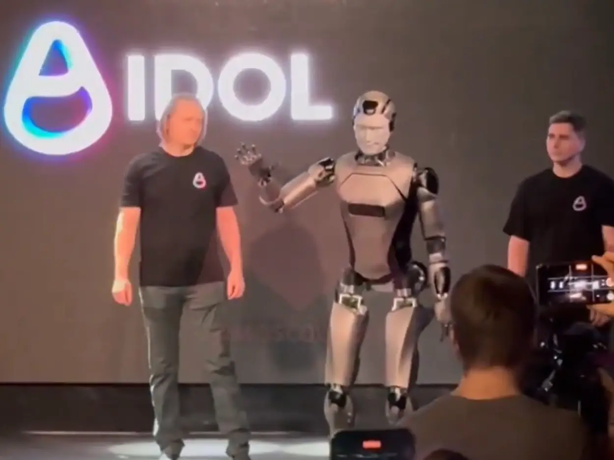 'AI, robotics belong to Elon Musk and China': Netizens roast Russia’s AI robot after on-stage crash — WATCH 'AI, robotics belong to Elon Musk and China': Netizens roast Russia’s AI robot after on-stage crash — WATCH