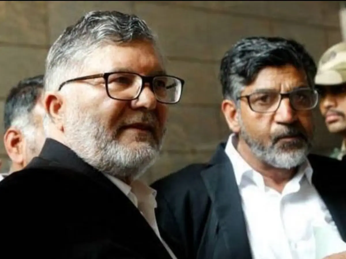 J&K Police seize Barzulla house of ex-Bar chief Mian Abdul Qayoom in 2009 anti-India seminar case J&K Police seize Barzulla house of ex-Bar chief Mian Abdul Qayoom in 2009 anti-India seminar case
