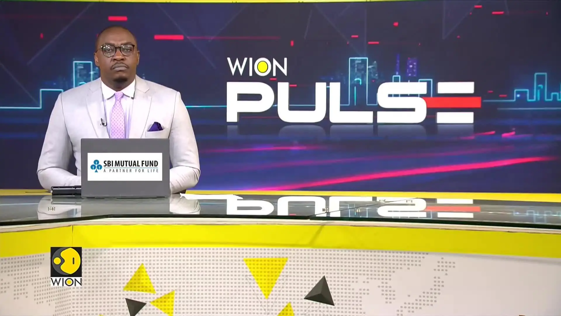 Russia-Ukraine war: Ukraine's frontline towns brace as Russian pressure mounts