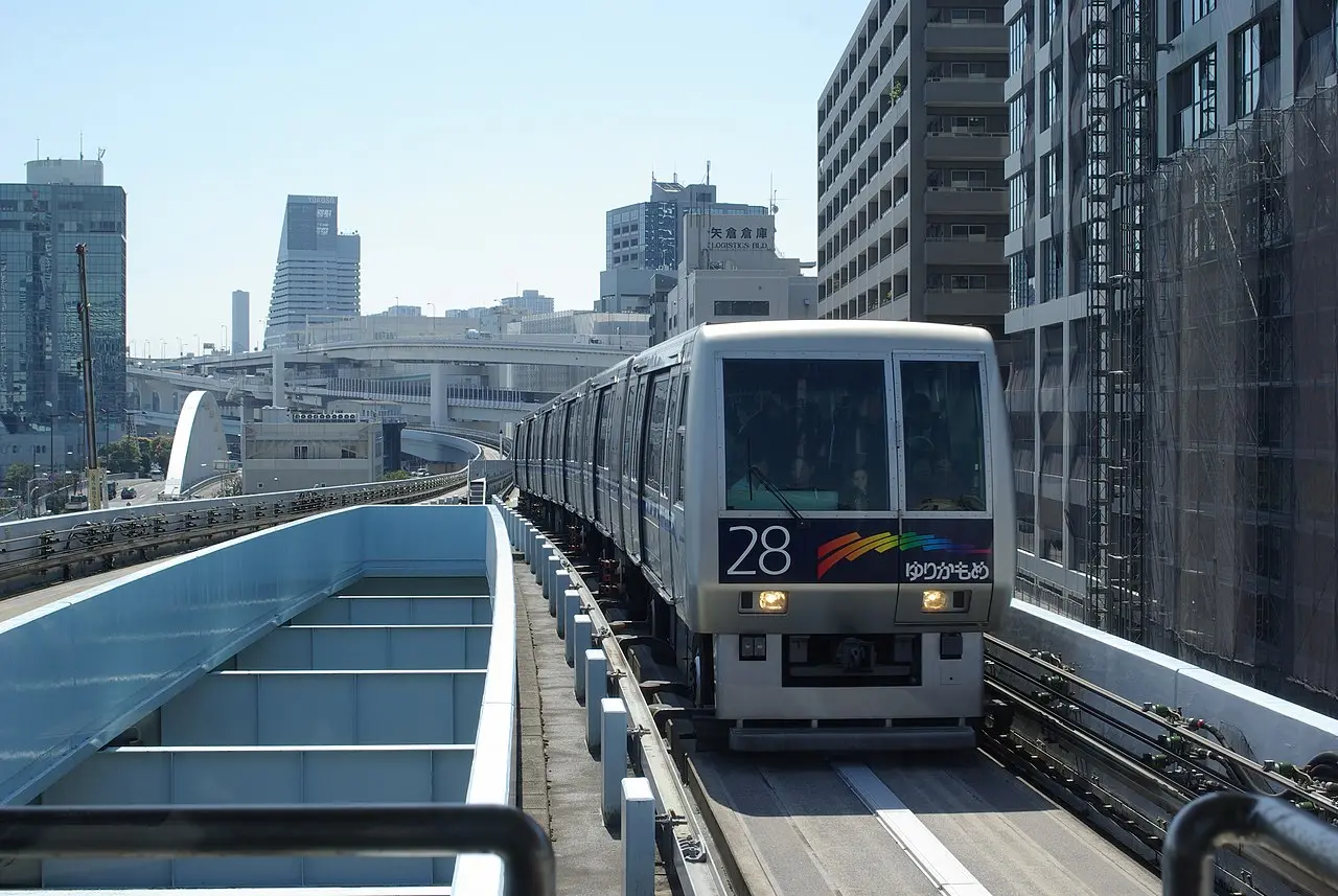 Tokyo Yurikamome Line, Japan - Automated Guideway Transit