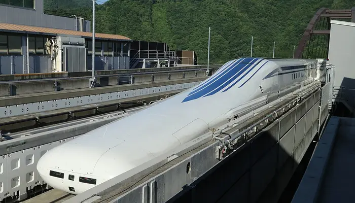 10 futuristic trains currently in development around the world
