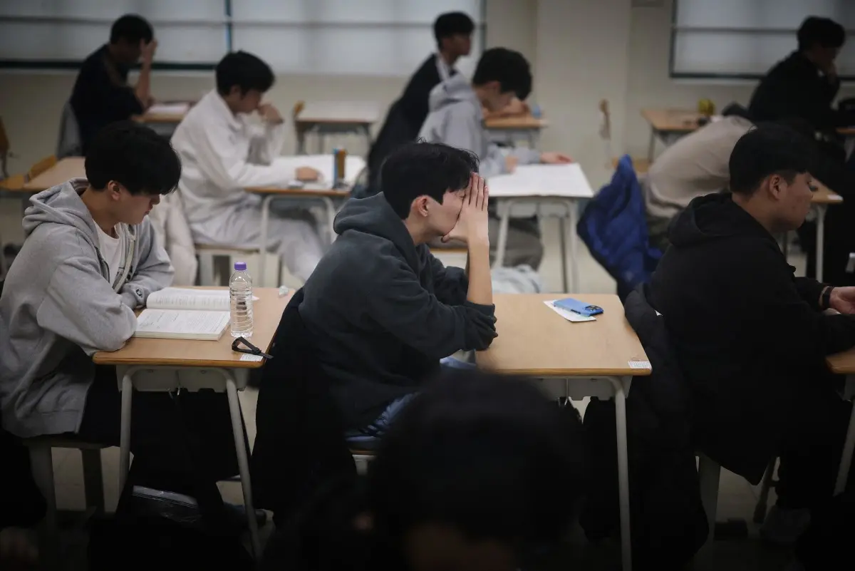 World's longest exam: 550,000 students across South Korea appear for Suneung today